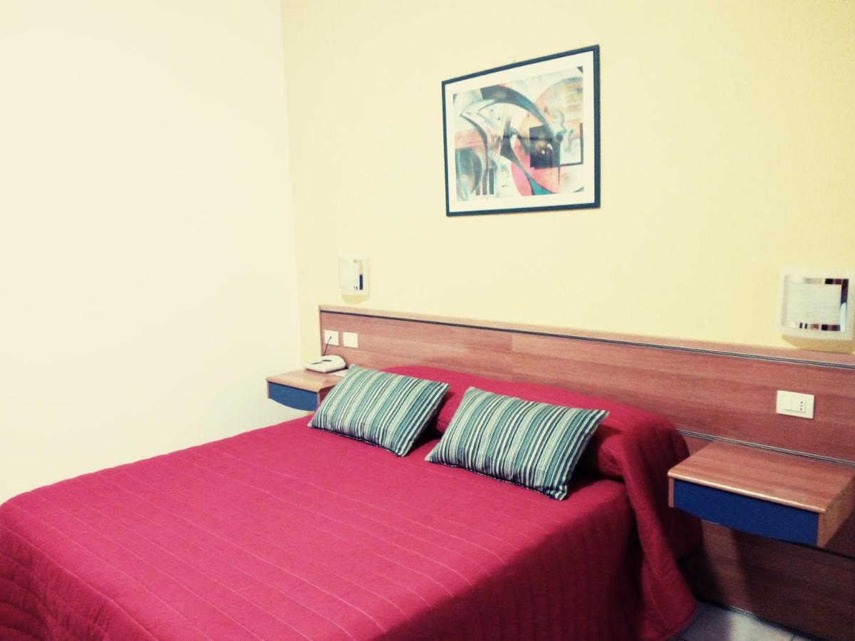 Hotel San Lorenzo Pegognaga Oda fotoğraf